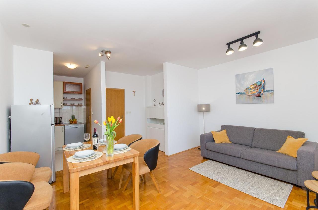 Spacious Apartment Smile With Terrace And Secure Garage Split Luaran gambar