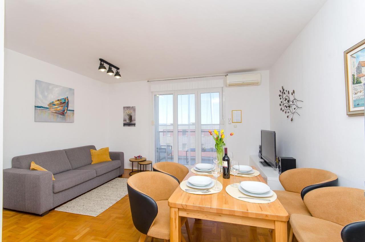 Spacious Apartment Smile With Terrace And Secure Garage Split Luaran gambar